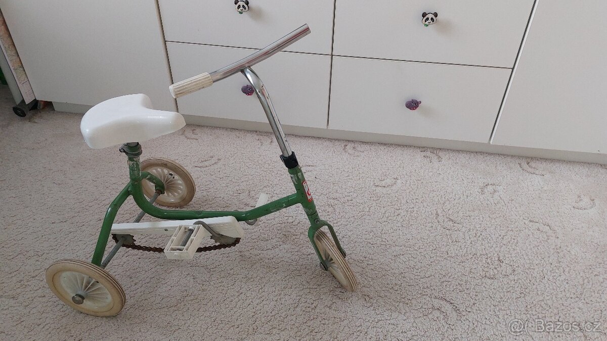 retro tříkolka
