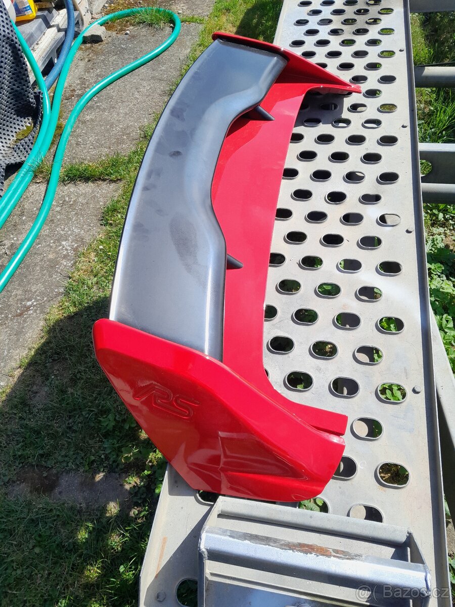 FORD FOCUS 3 ZADNÍ SPOILER RS,ZADNÍ KŘÍDLO RS