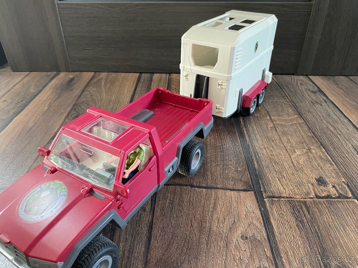 Schleich auto s přívěsem 42436
