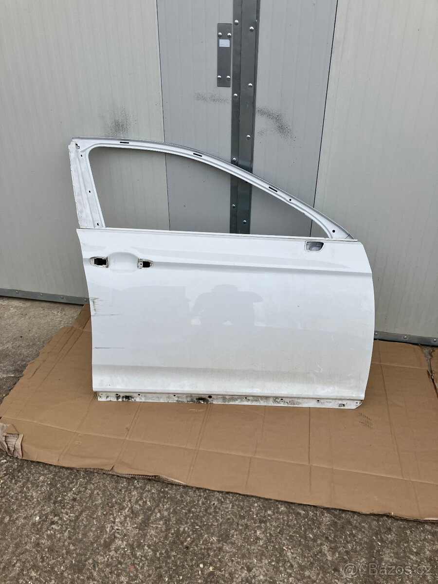 prave pravy predni dvere vw passat b8 bile