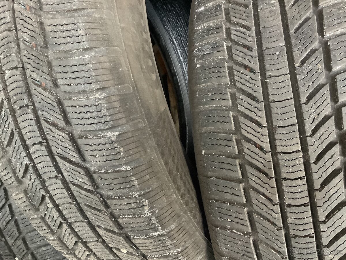 215/65R17 Continental