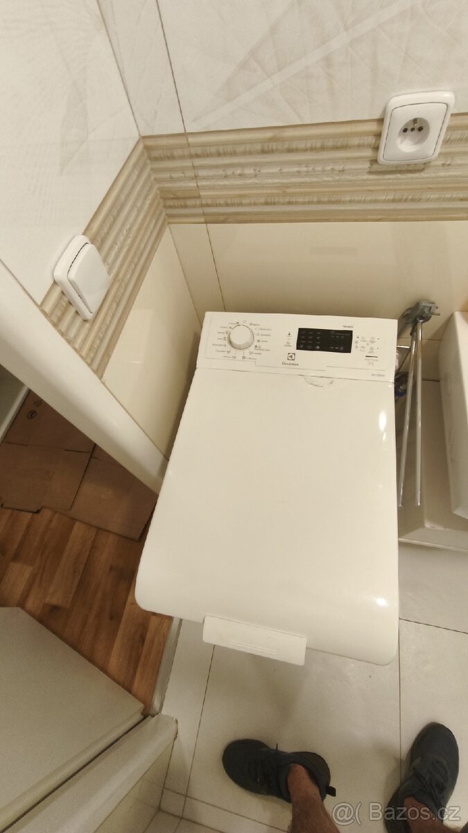 Electrolux horní plnění