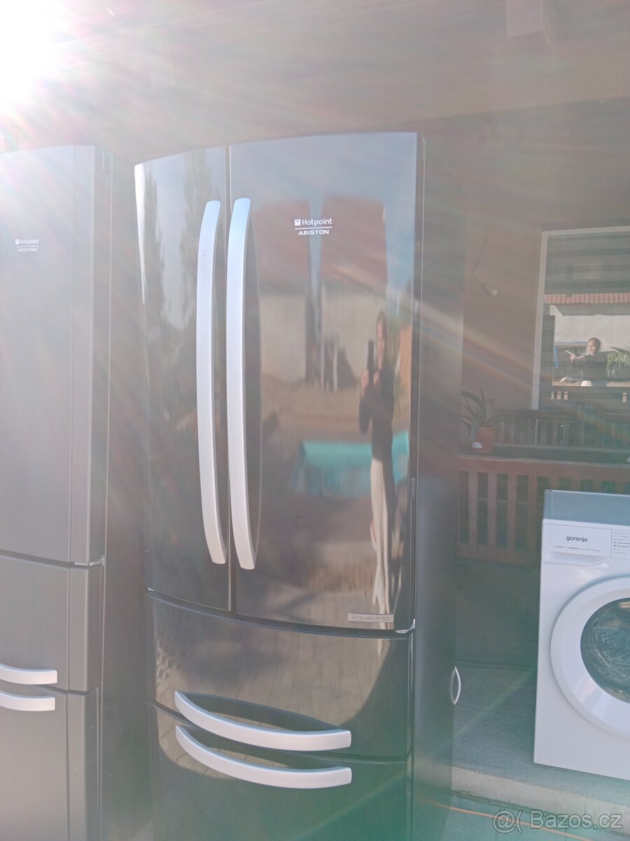 Lednice s mrazakem Ariston Hotpoint