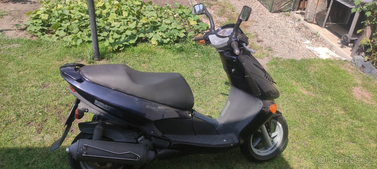 Aprilia 125 leonardo