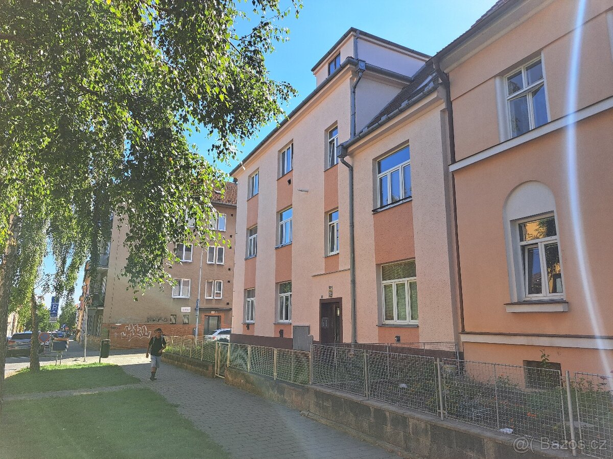 Prodej slunného bytu 1+1 v Králově Poli, ul. Bulharská