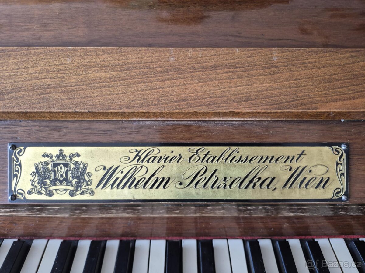Starožitní funkční piano Wilhelm Petrzelka Wien