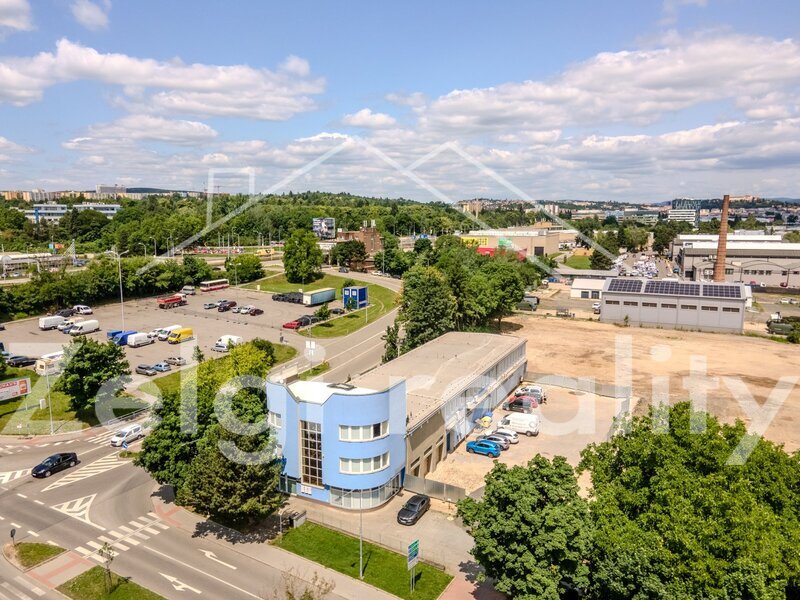 Pronájem kanceláří (420m²) a skladu (40m²) poblíž centra Brn