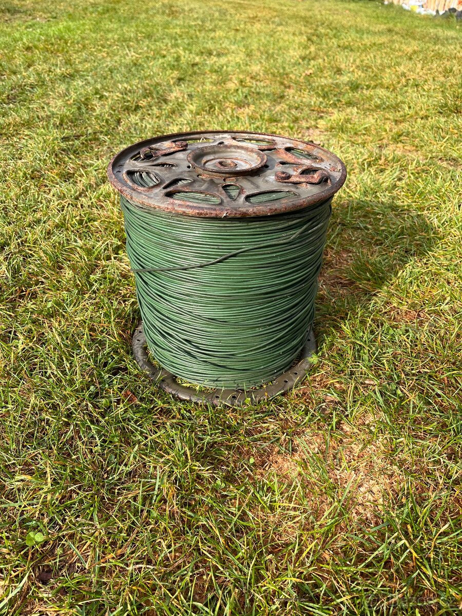 Kabel jednožilový/dvoužilový na cívce (armádní)