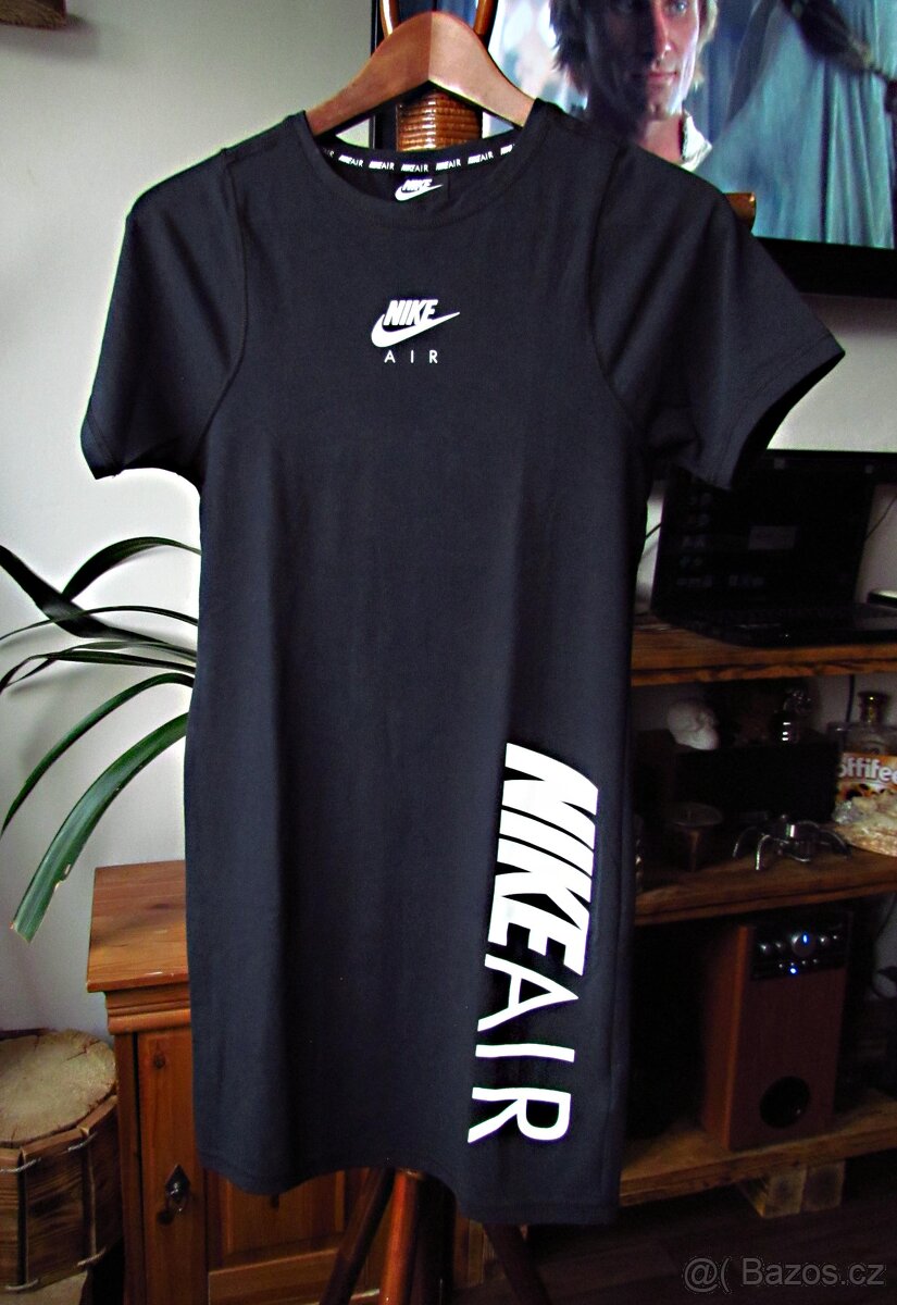 Šaty Nike Air vel.S