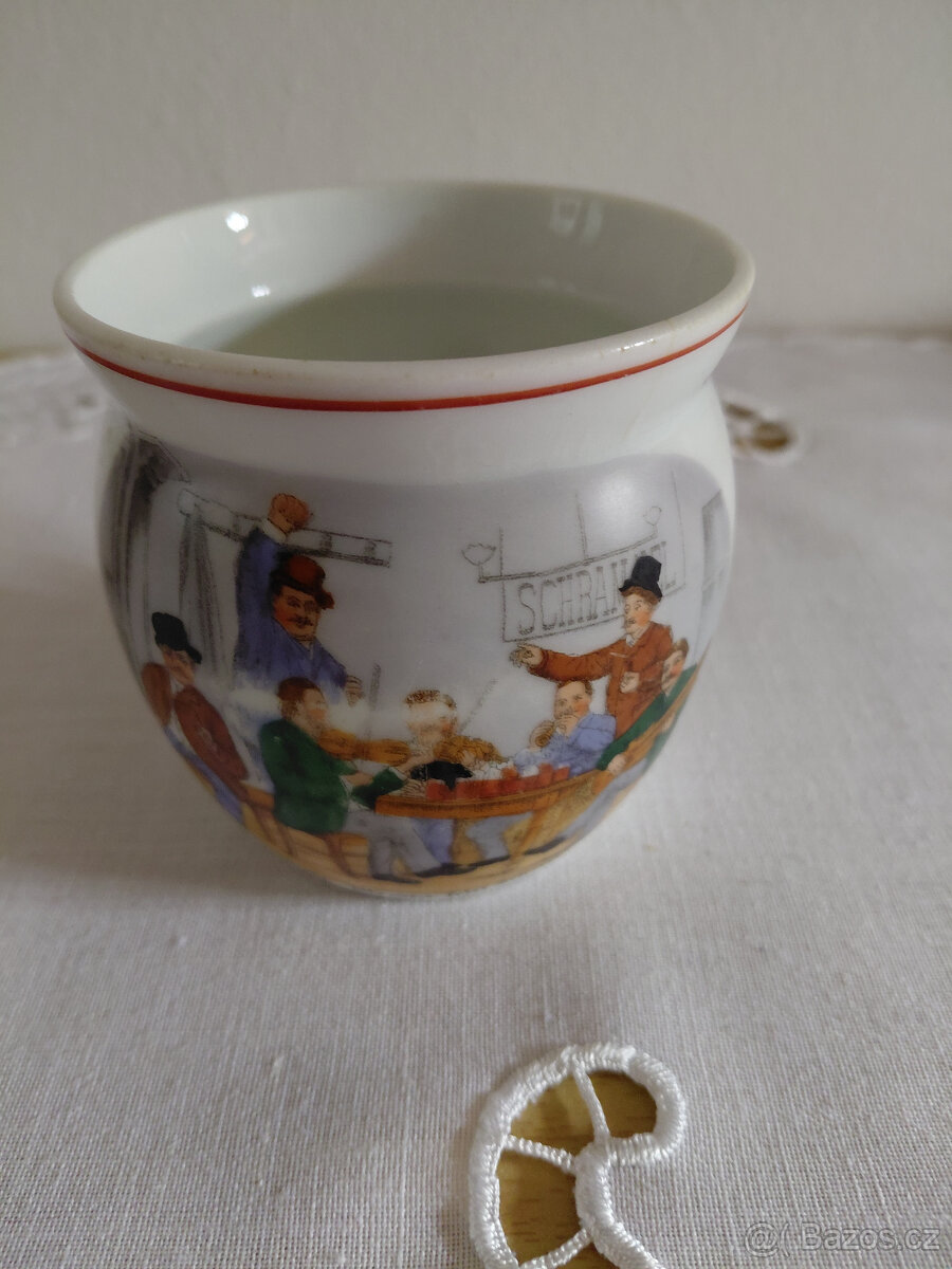 Retro starý hrnek-kafáč