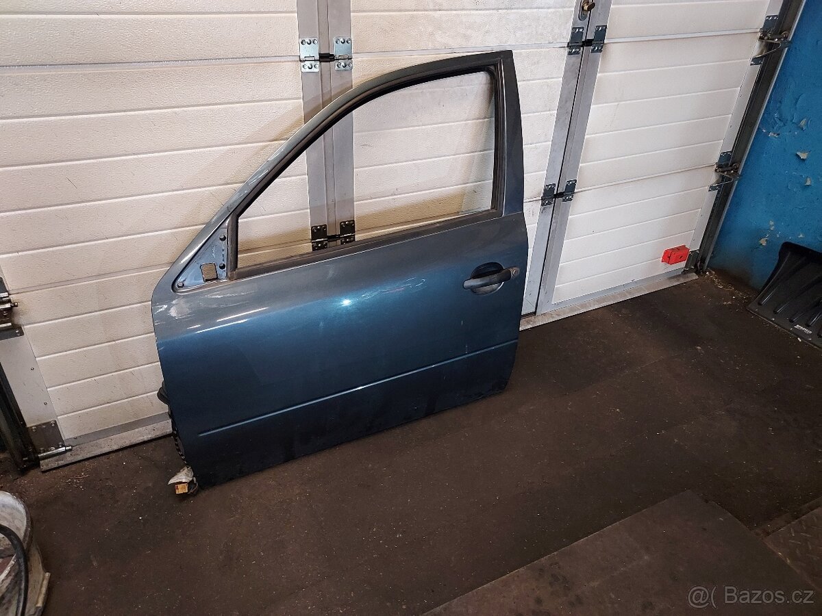 levé přední dveře Octavia 1