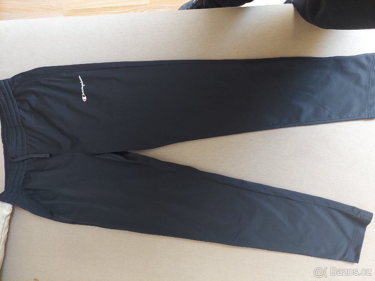 Tepláky, Champion M