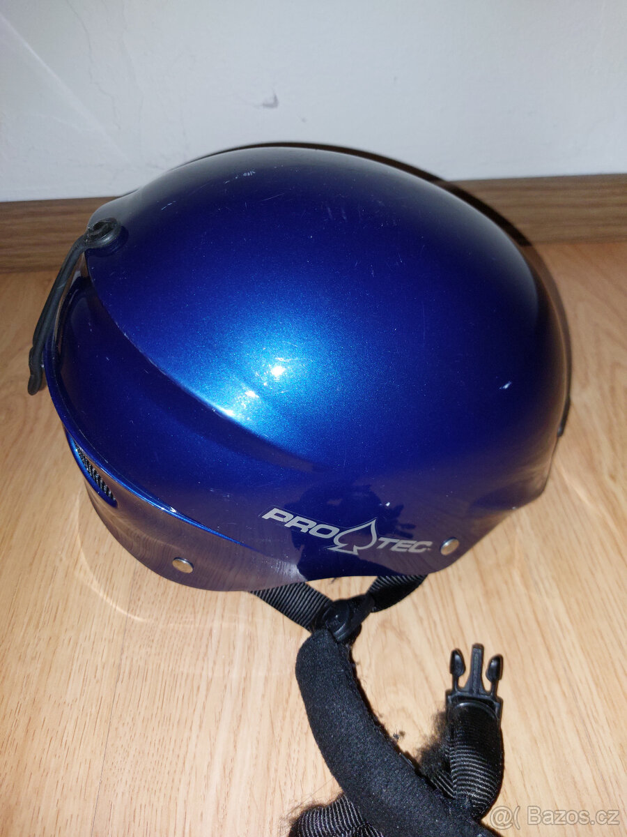 helma na snowboard, lyže