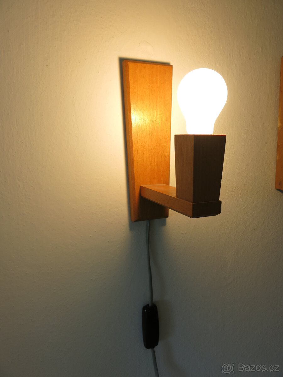 nástěnná lampa dřevěná