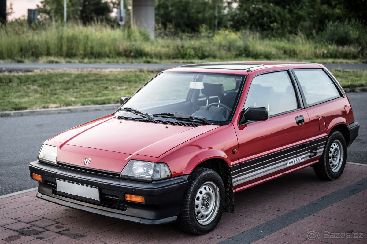 Honda Civic 1.5S 1984, najeto 75 tisíc km, veteránské značky