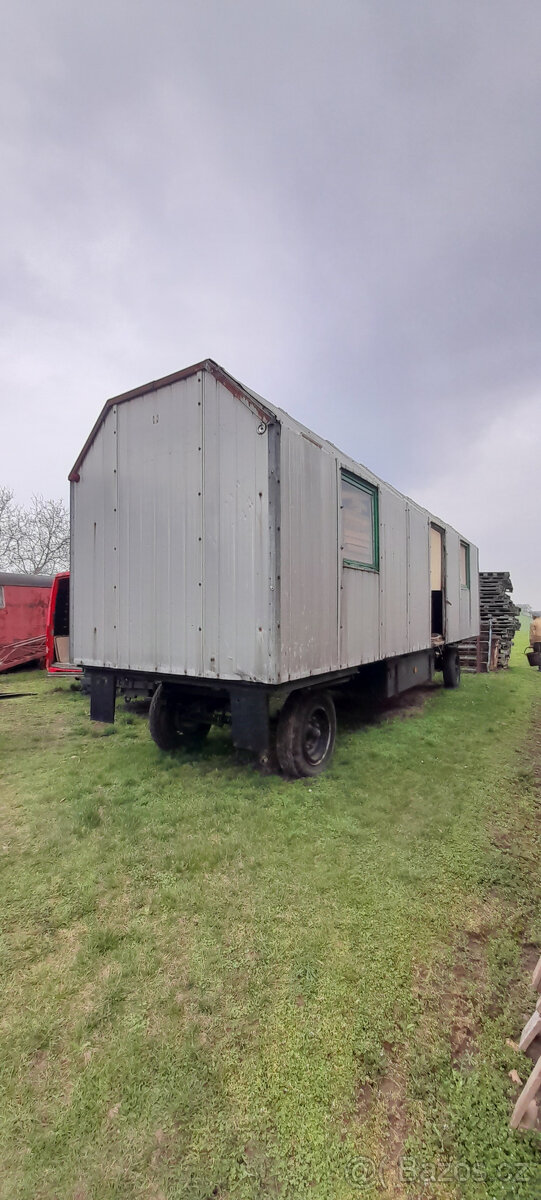 Prodám Tuto Maringotku 8 metru Fabrická