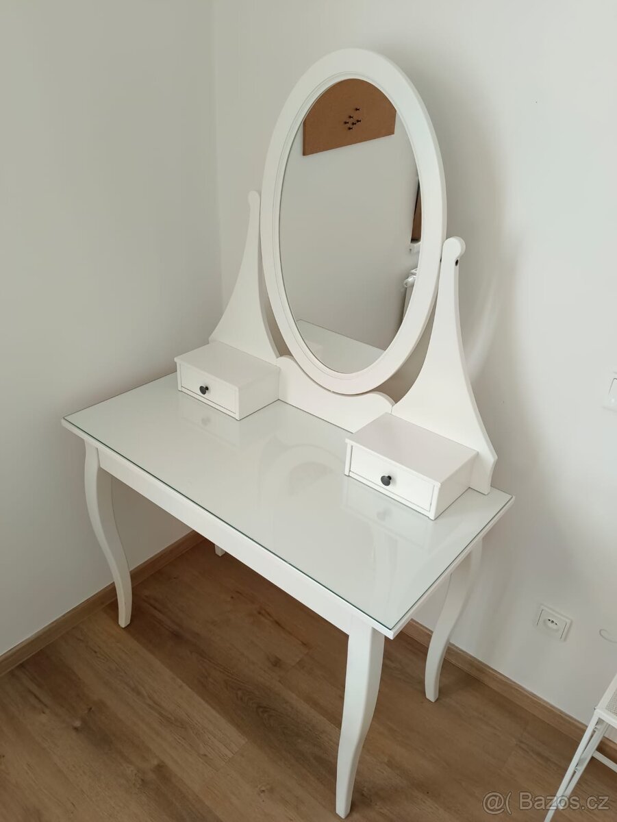 Toaletní stolek Ikea