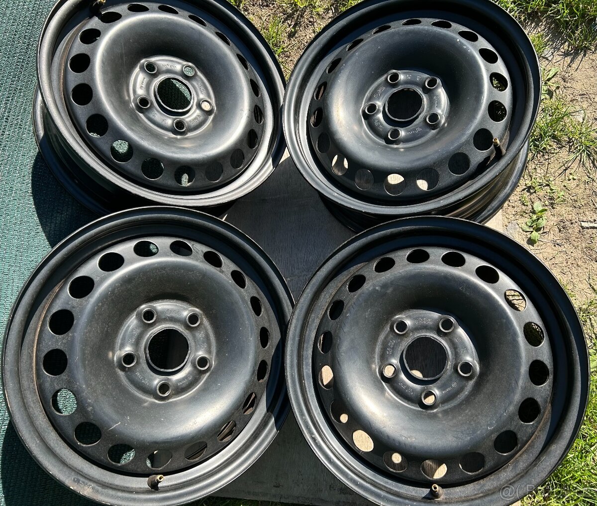 4x černé disky Škoda Octavia, VW nebo SEAT, použité