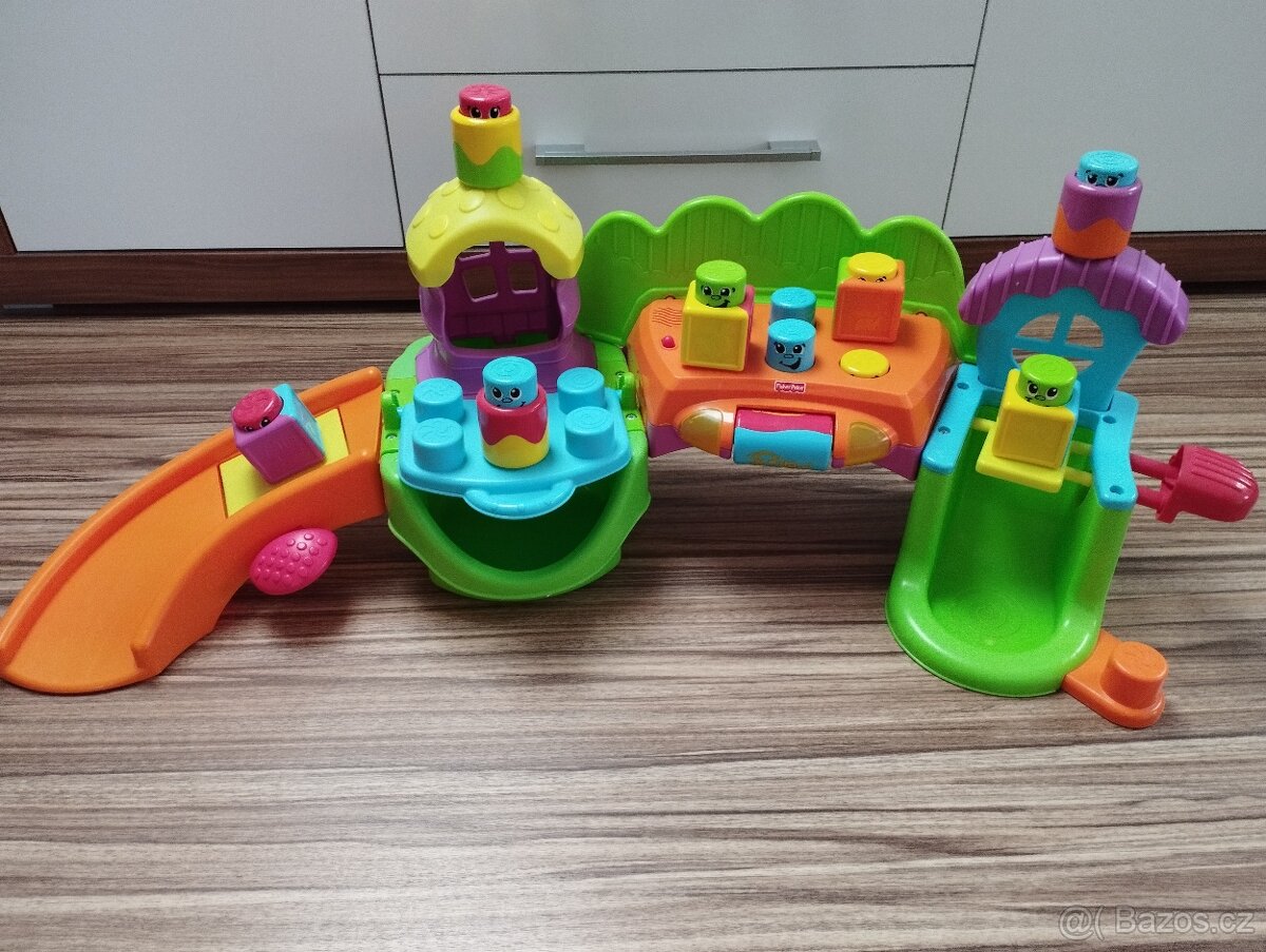 Fisher Price - hrající hrad