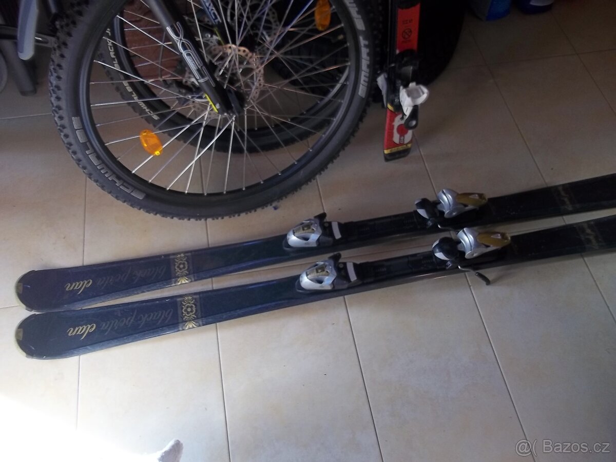Dámské Carvingové lyže Elan Black Perla 158 cm