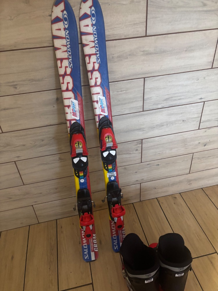Dětské lyže + boty velikost 35