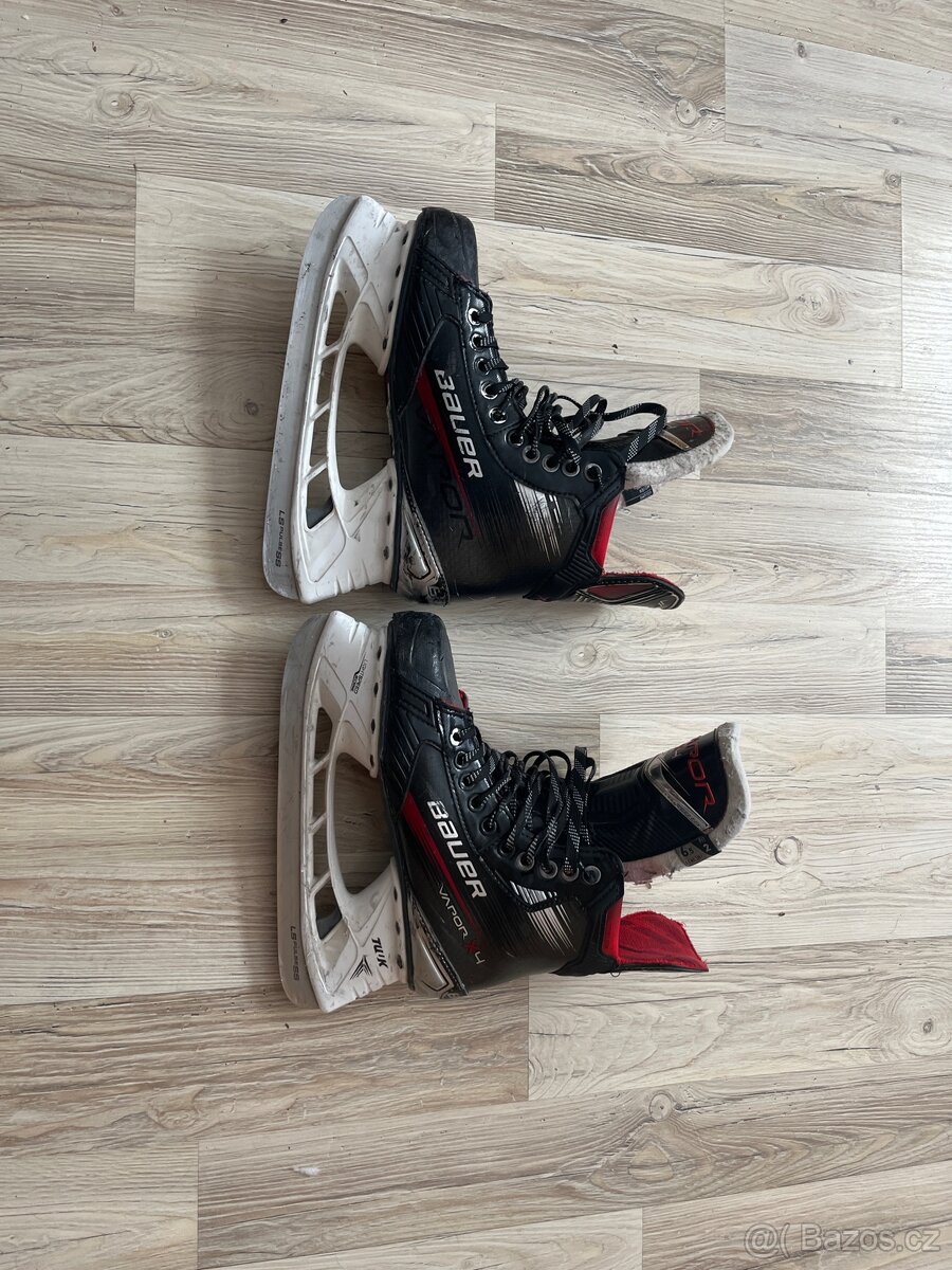 Hokejové brusle Bauer Vapor X4
