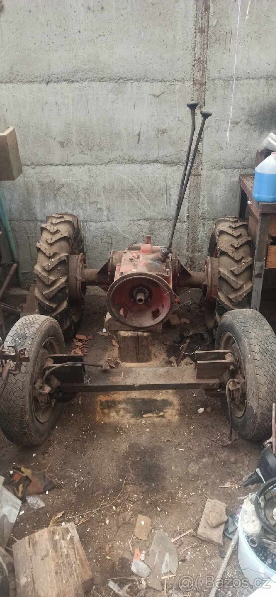 Díly na traktor