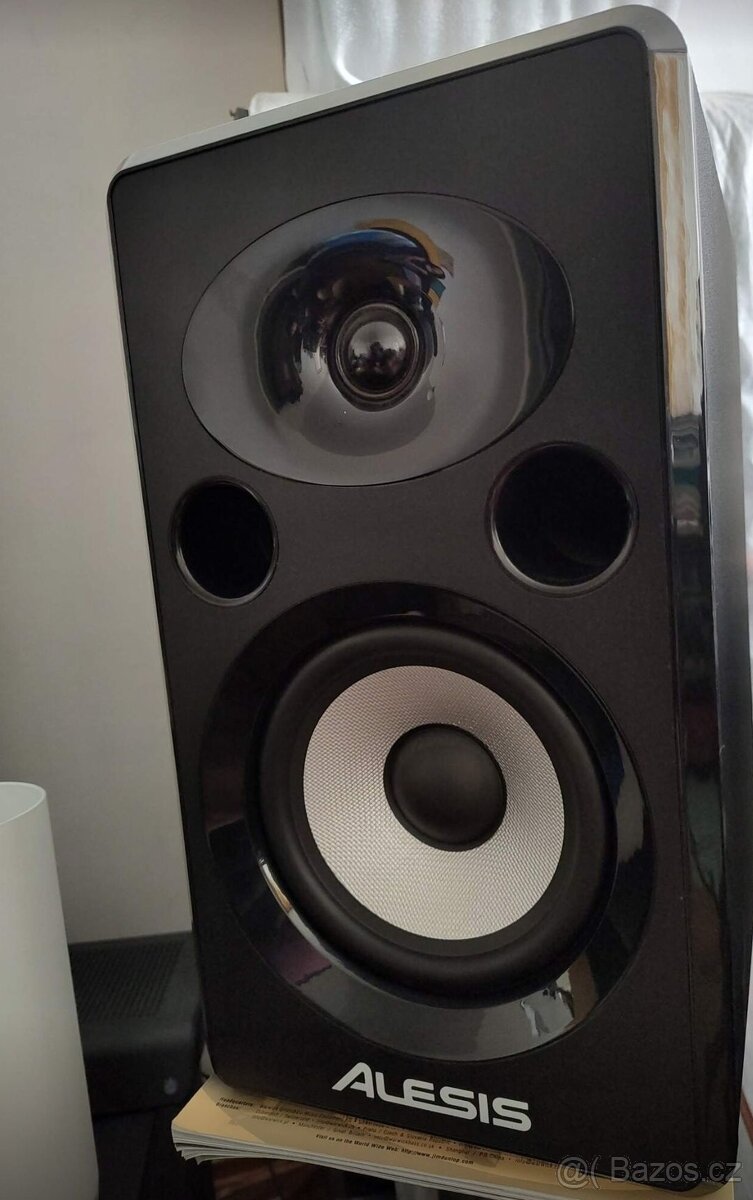 ALESIS ELEVATE 6 -pasivni studiové monitory