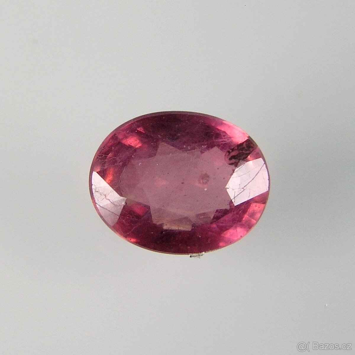 Rubín-ovál, kombinovaný-1,00 ct.