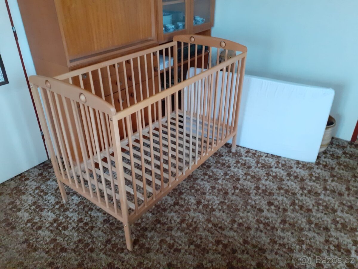 Dětská postýlka 120x60
