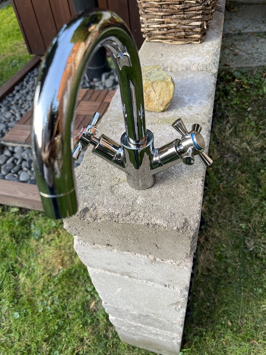 Stojánková baterie