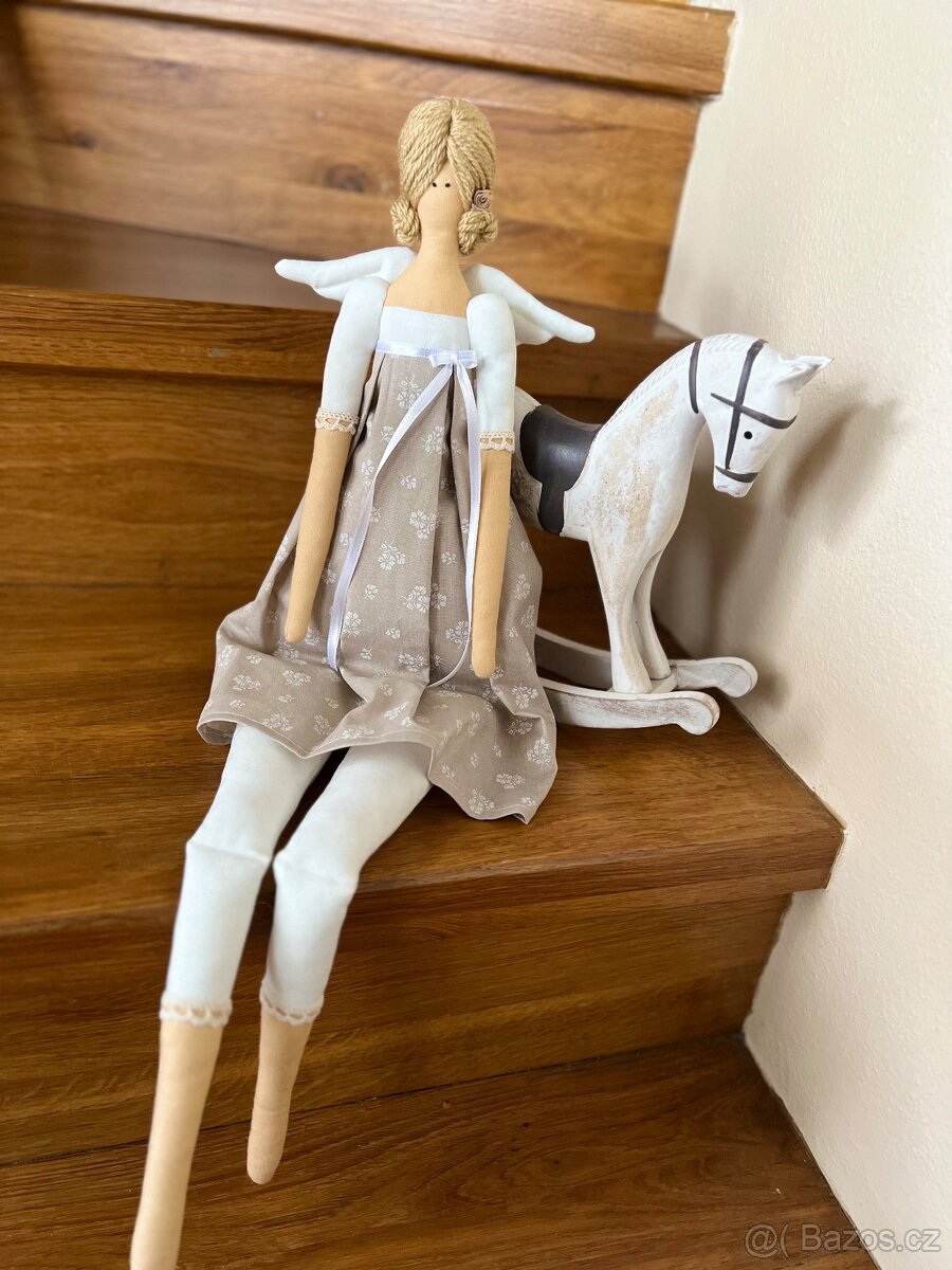 Panenka Andělka více variant v galerii