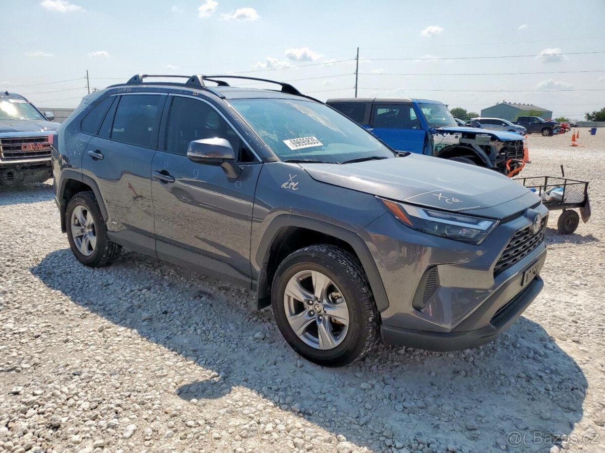 Toyota RAV4 XLE 2023