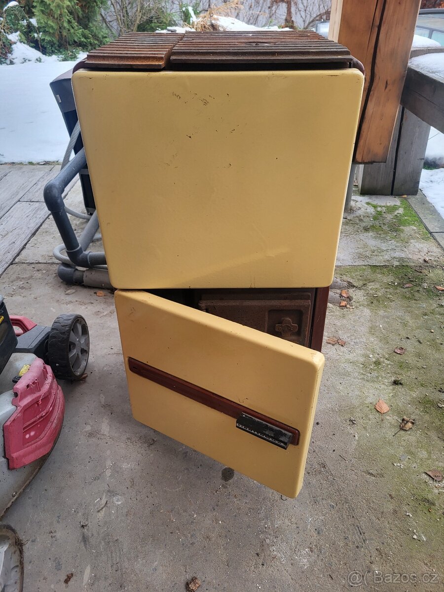 Kamna na tuhá paliva