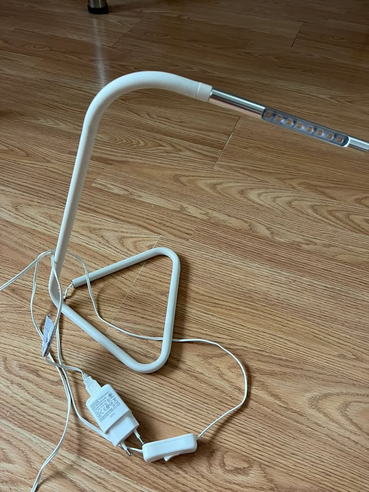 Stolní lampa HÅRTE (IKEA)