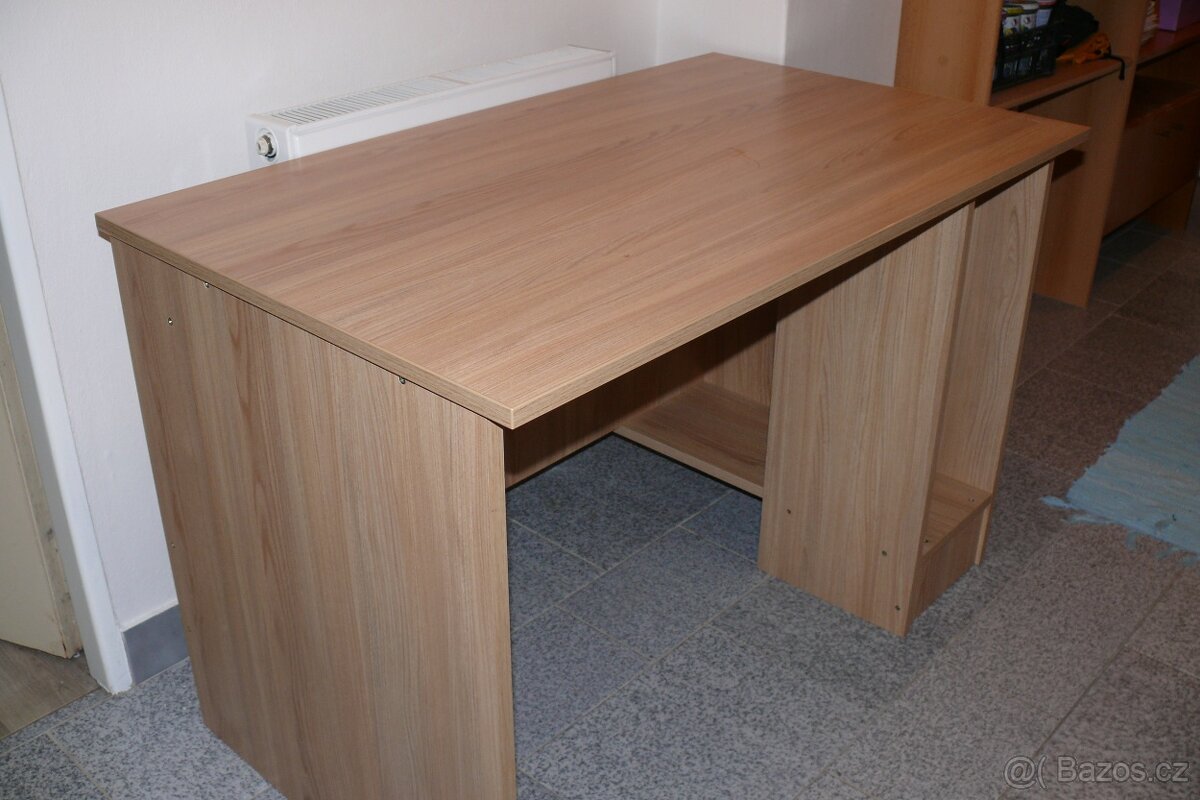 Prodám počítačový stůl
