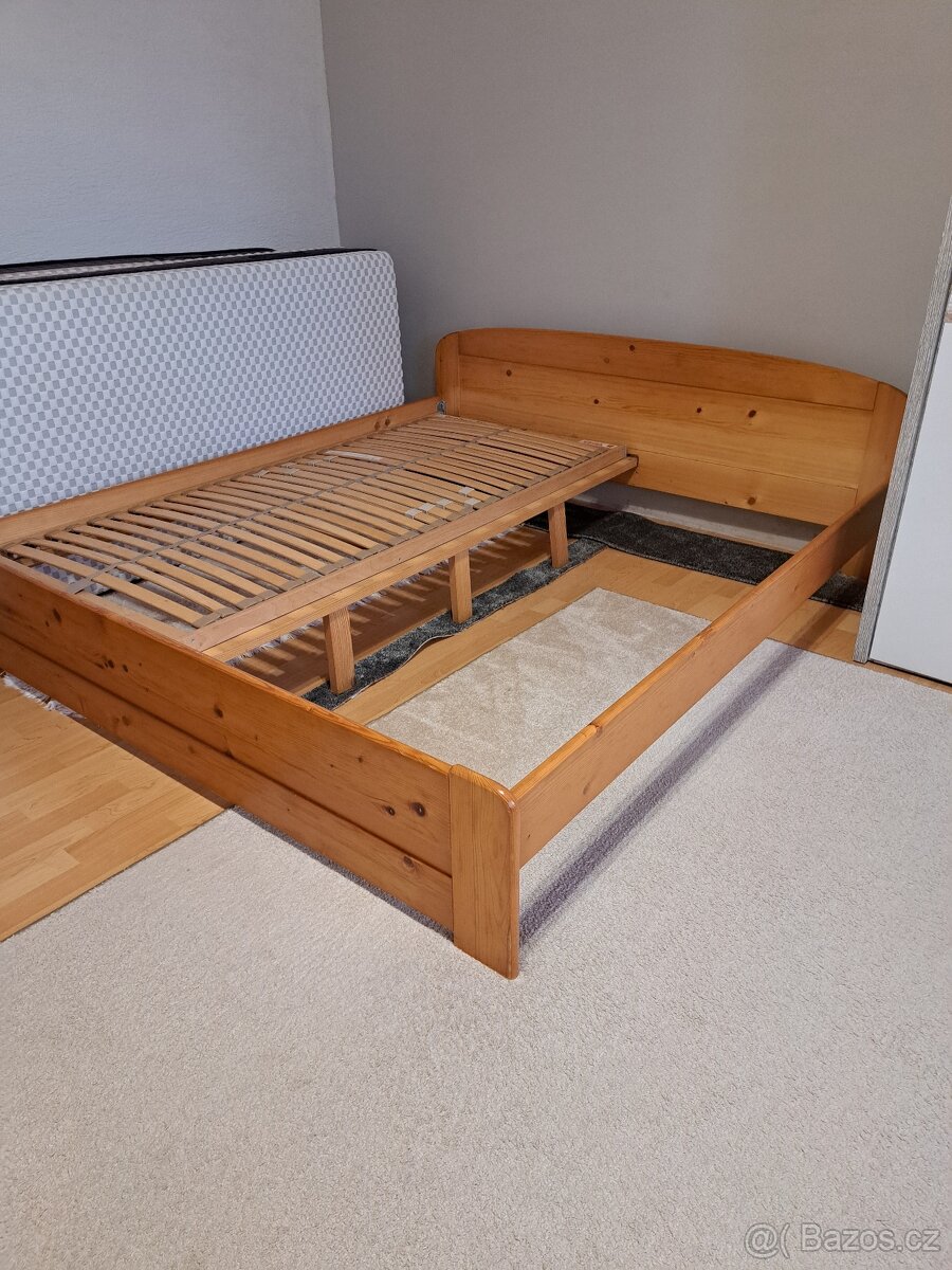 Manželská postel 180x200 dřevo