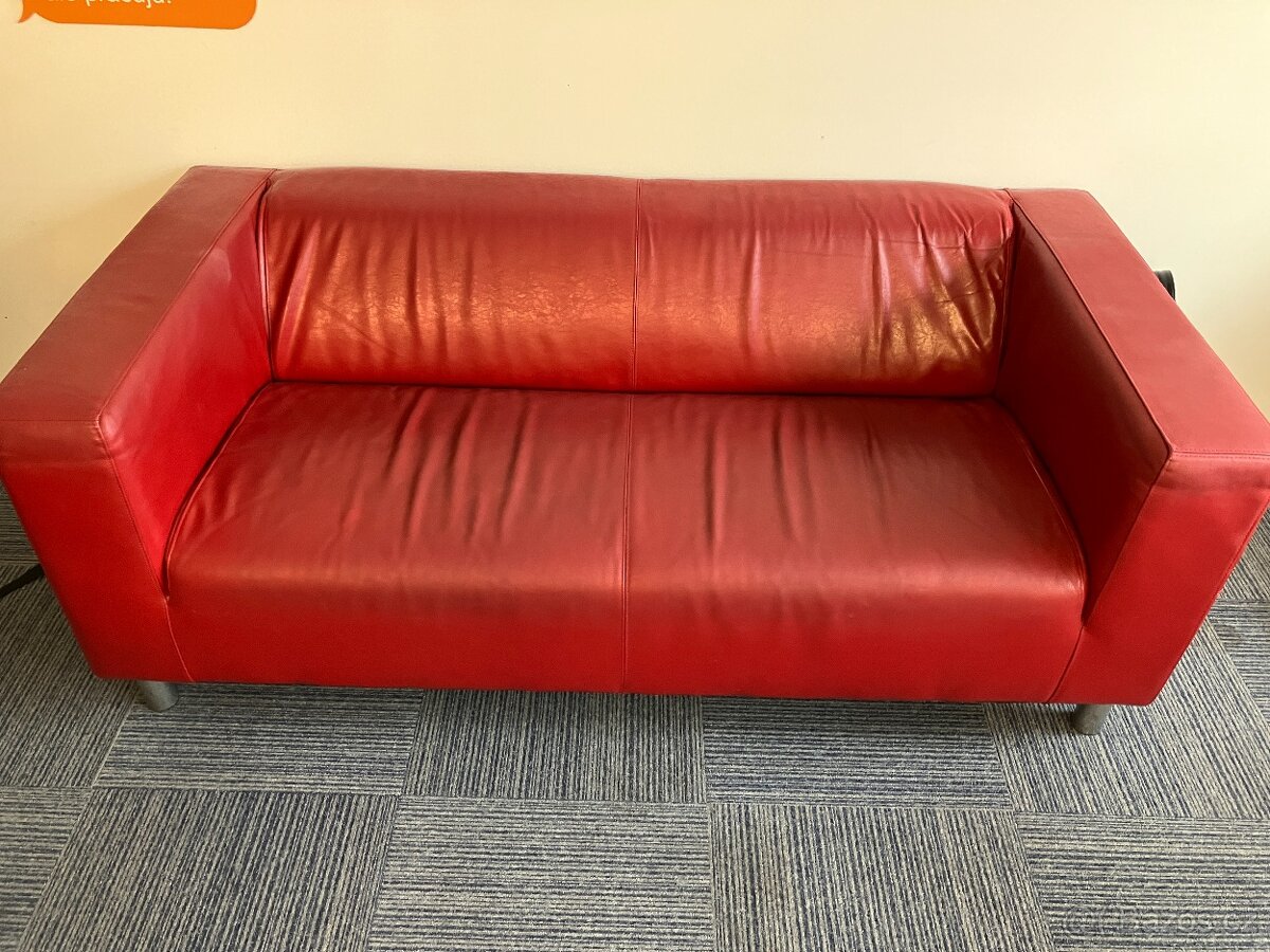 Kožený červený gauč IKEA Klippan