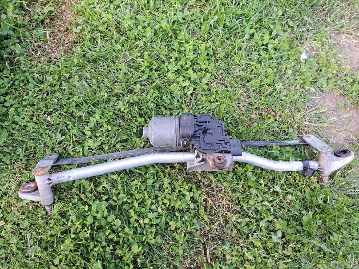 AUDI A4B6 mechanismus stěračů