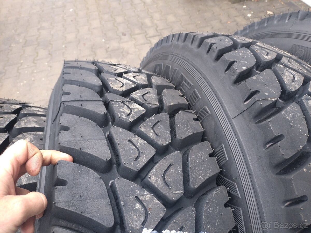 Pneu 315/80 22,5