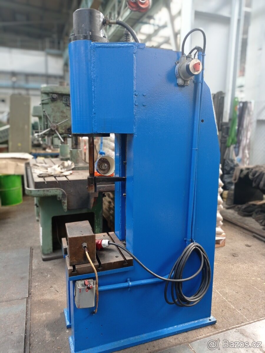 Hydraulický lis 25 tun