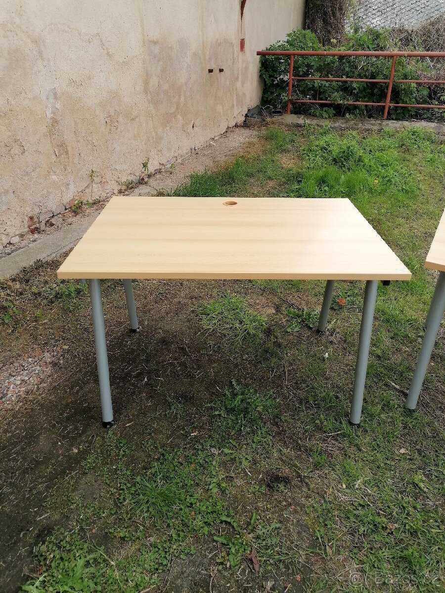 Pracovní stoly, kancelářské stoly