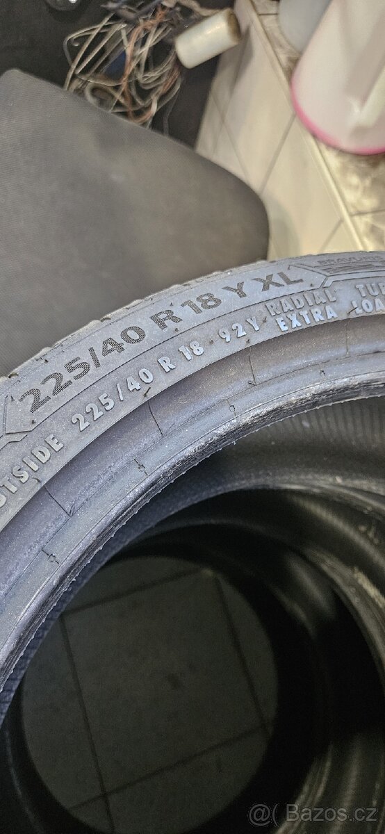 225/40 R18 Barum