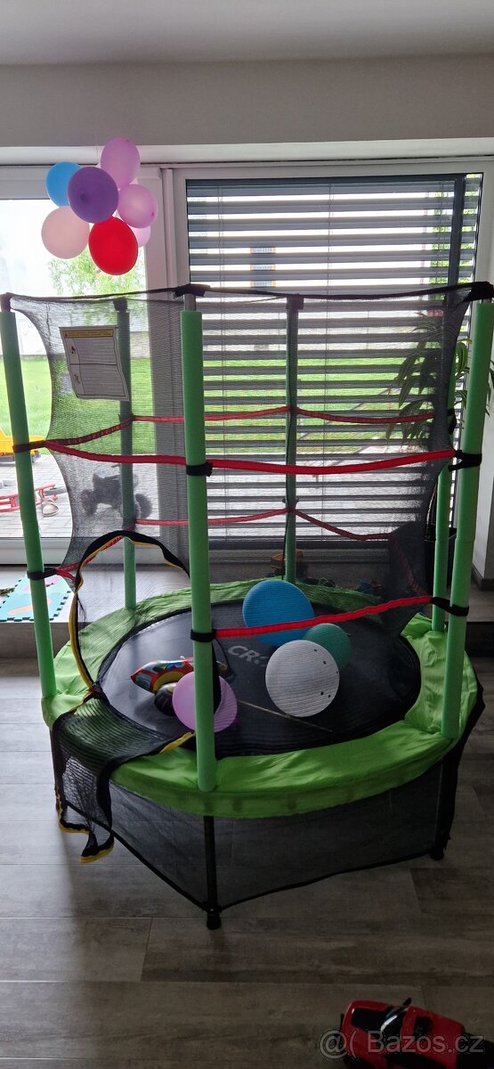 Dětská trampolína i do interiéru
