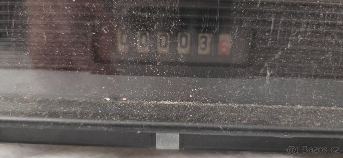 Prodám nový tachometr Moskvich.