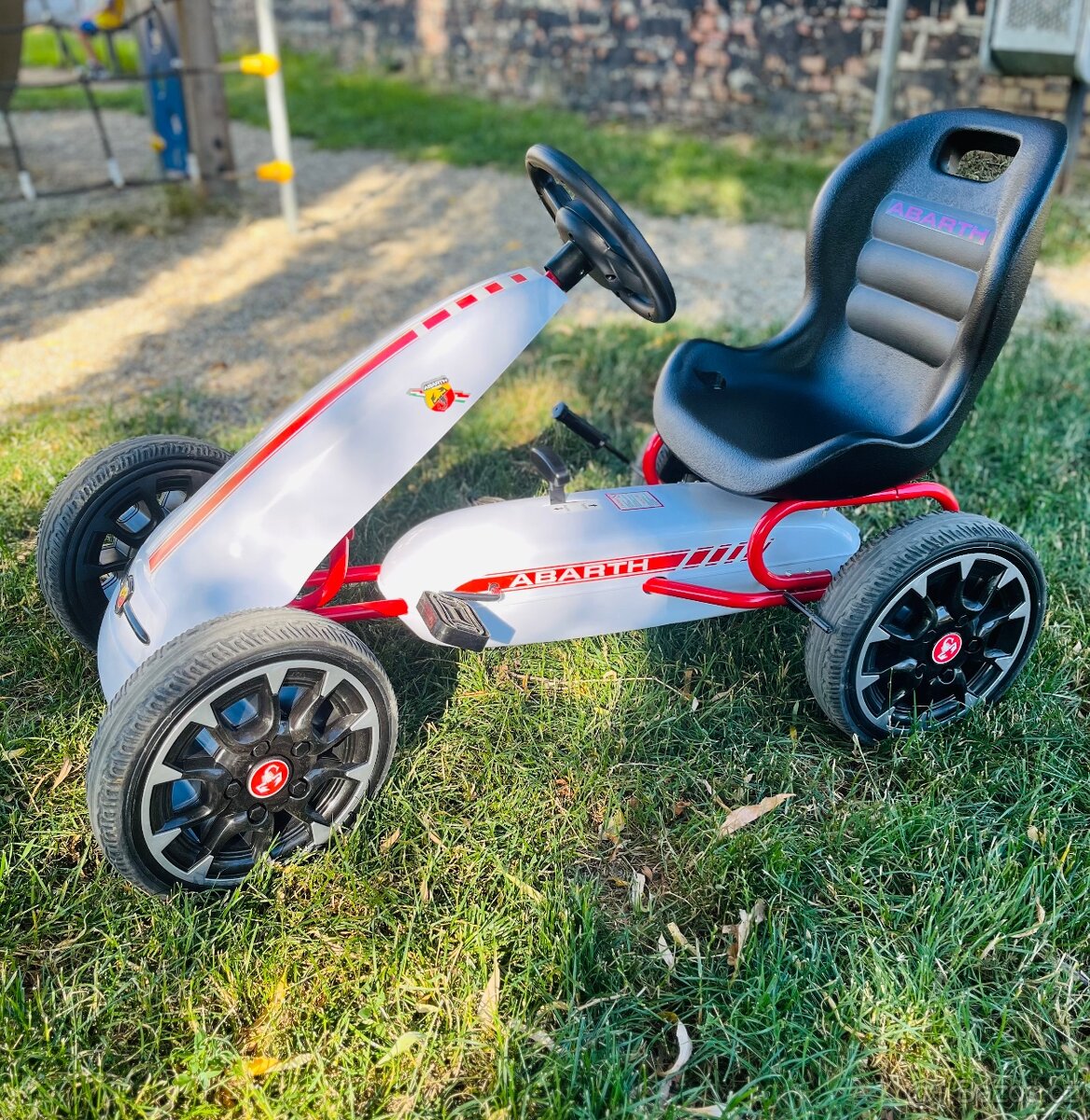 Šlapací motokára