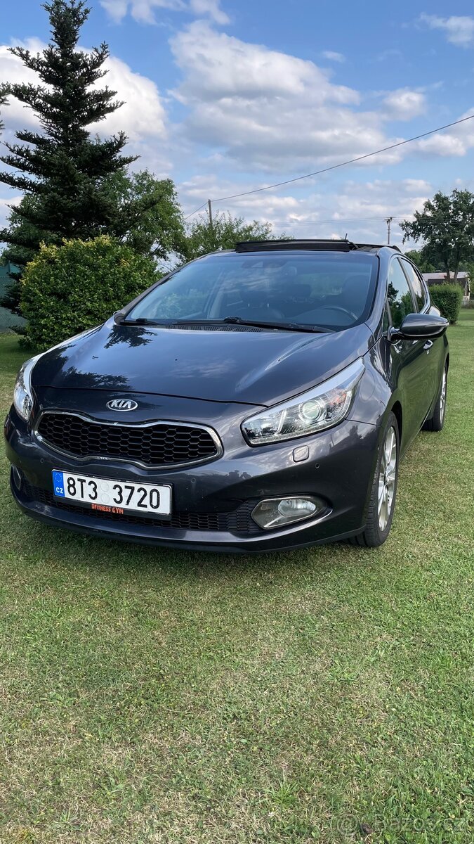 Kia Ceed 1,6 gdi, 99kw, panorama,full výbava