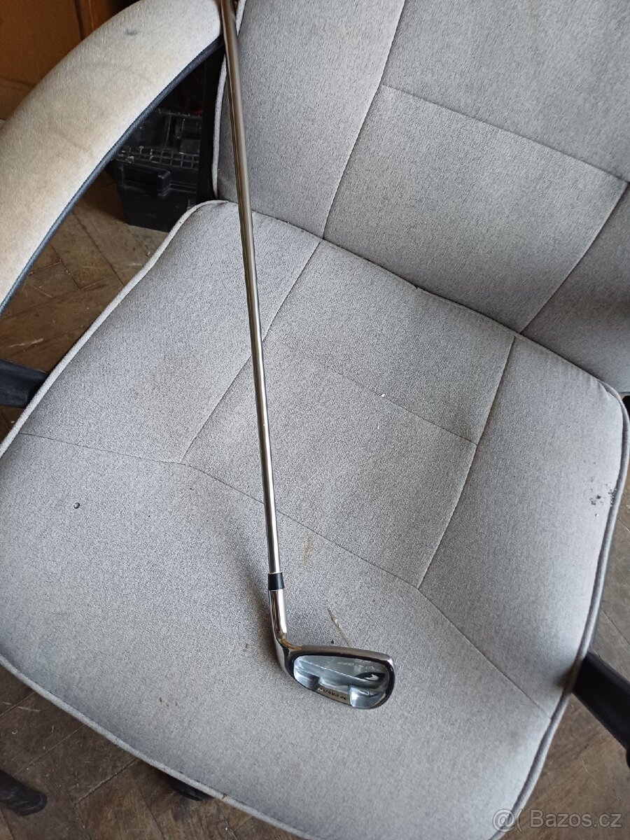 Golfová hůl Wilson