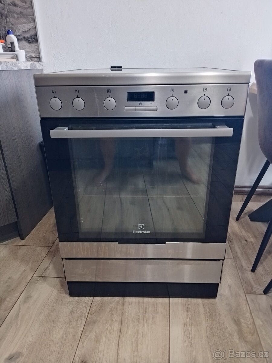 Sklokeramický sporák 60cm