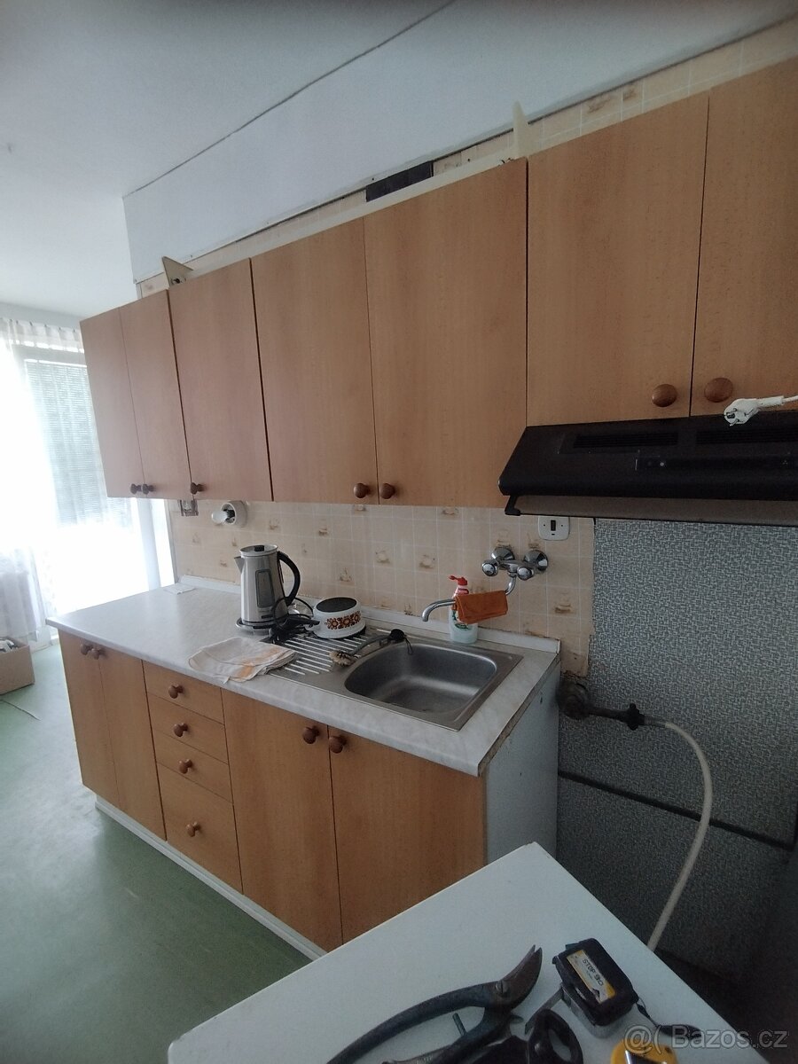 Kuchyňská linka s dřezem – plně funkční